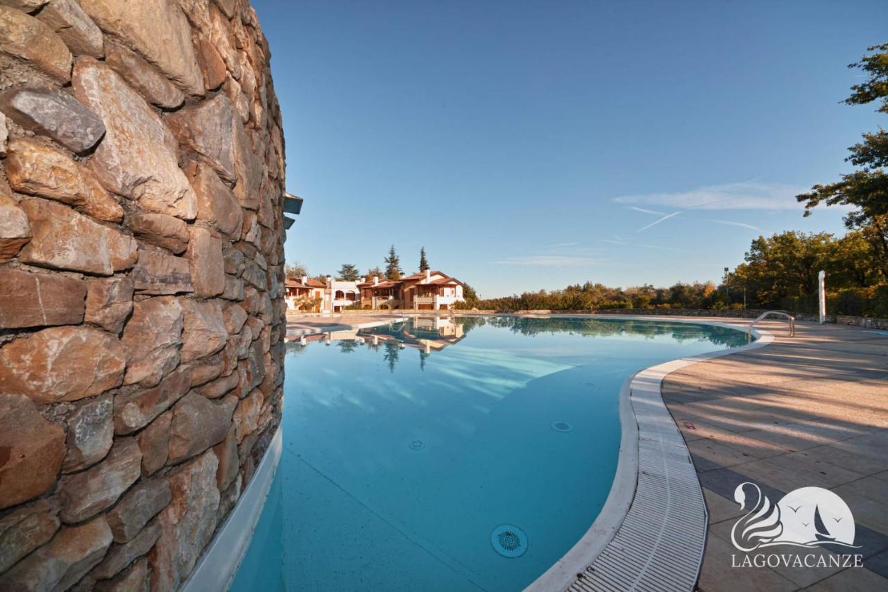 Appartamento Lago Blu Манерба-дель-Гарда Экстерьер фото