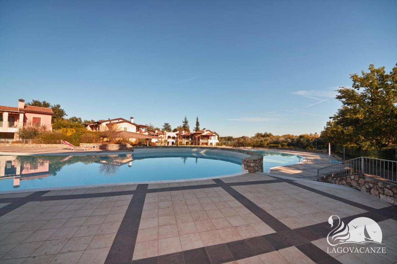 Appartamento Lago Blu Манерба-дель-Гарда Экстерьер фото